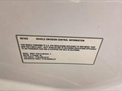 Used 2023 Tesla Model Y Long Range AWD/4WD image 32