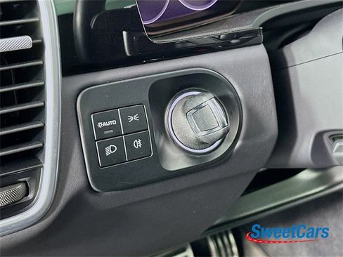 Used 2023 Porsche Cayenne Turbo image 22