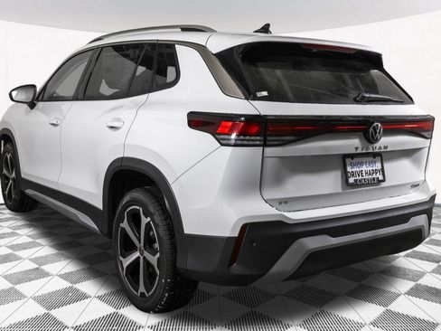 New 2026 Volkswagen Tiguan SE image 15
