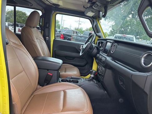 Used 2023 Jeep Wrangler Unlimited Sahara w/ Cold Weather Group AWD/4WD image 12