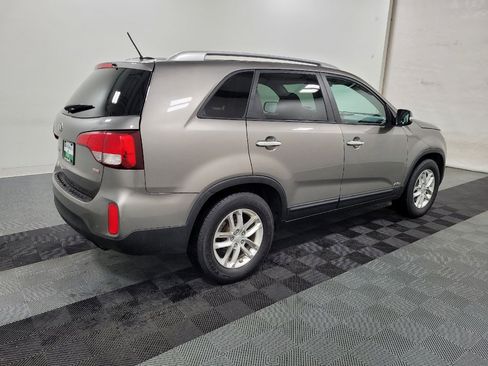 Used 2015 Kia Sorento LX AWD/4WD image 10