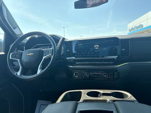 Used 2023 Chevrolet Silverado 1500 LT AWD/4WD image 24