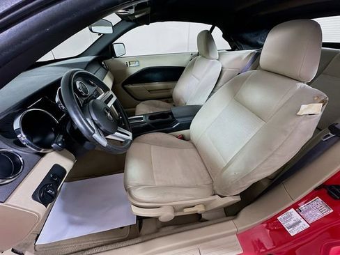 Used 2009 Ford Mustang Convertible image 19