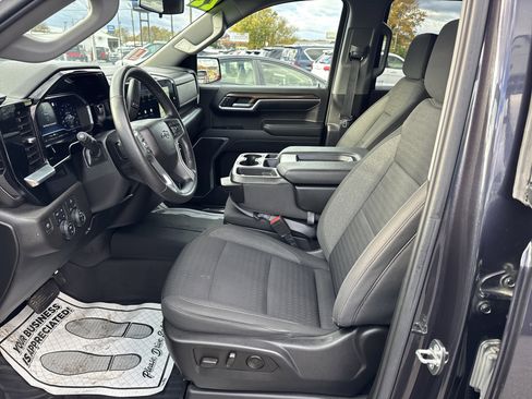 Used 2022 Chevrolet Silverado 1500 RST w/ Z71 Off-Road Package image 12