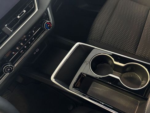 Used 2025 Chevrolet Equinox LT image 45