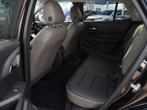 Used 2024 Chevrolet Trax ACTIV w/ Driver Confidence Package FWD image 18