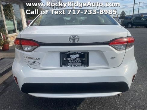 Used 2022 Toyota Corolla LE image 6