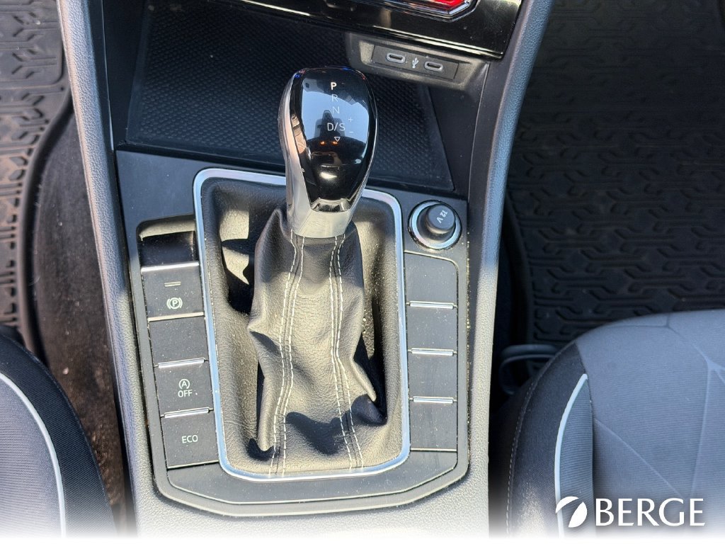 Used 2025 Volkswagen Jetta Sport FWD image 26
