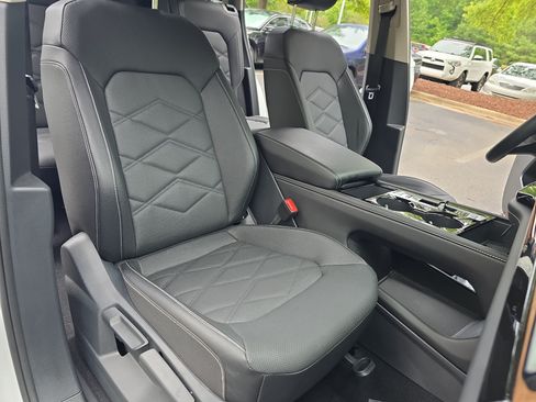 Used 2026 Volkswagen Atlas SE w/ Black Wheel Package FWD image 10