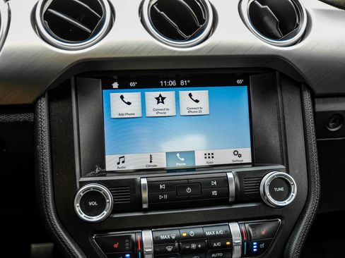 Used 2019 Ford Mustang Premium RWD image 27