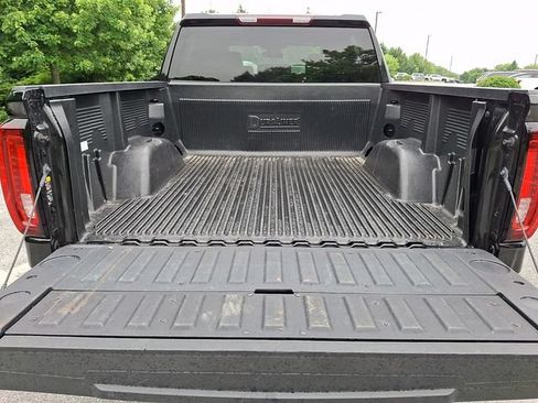Used 2025 GMC Sierra 1500 SLT AWD/4WD image 28