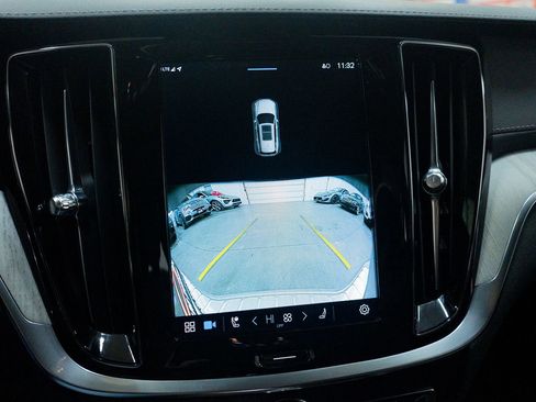 Used 2023 Volvo V60 B5 Cross Country Ultimate w/ Climate Package image 43