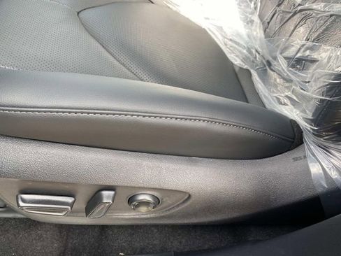 New 2026 Toyota Highlander Platinum AWD/4WD image 11