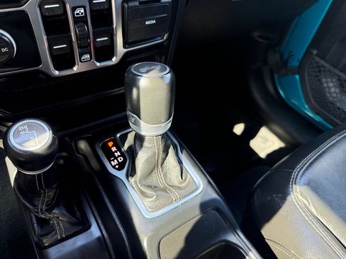 Used 2020 Jeep Wrangler Unlimited Sahara AWD/4WD image 23