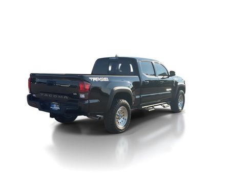 Used 2019 Toyota Tacoma TRD Off-Road w/ Technology Package AWD/4WD image 8