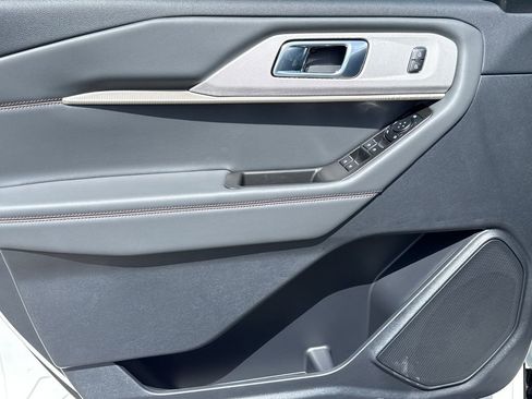 New 2026 Ford Explorer Active RWD image 18