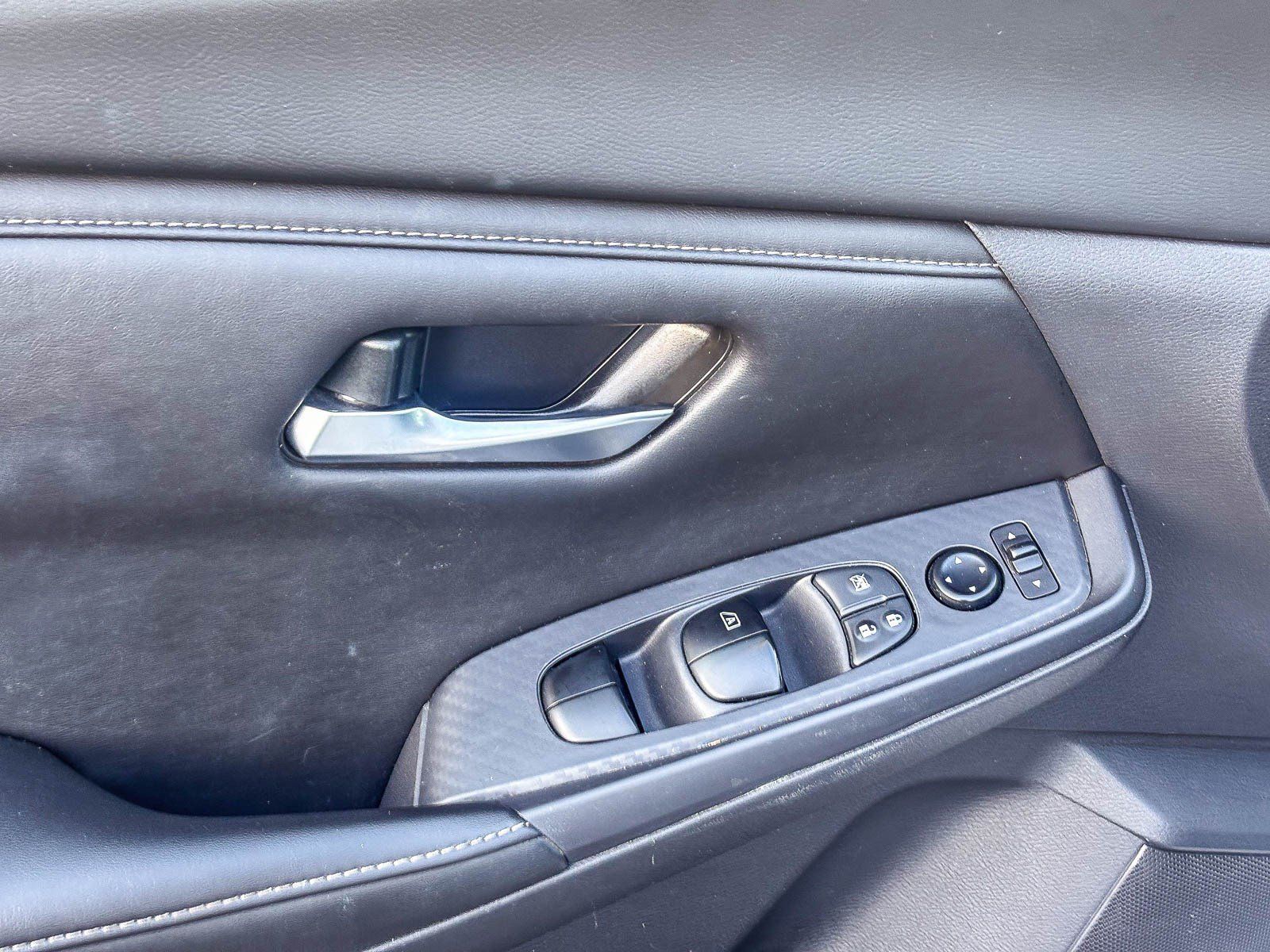 Used 2025 Nissan Sentra SV FWD image 22