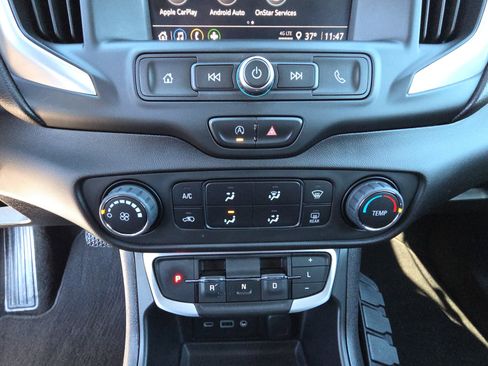 Used 2023 GMC Terrain SLE image 23