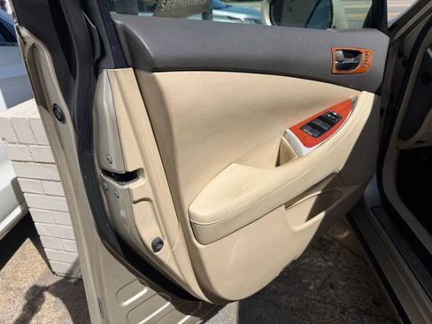 Used 2010 Lexus ES 350 image 19