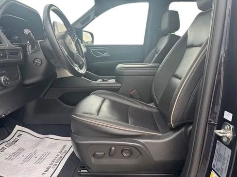 Used 2024 Chevrolet Suburban Premier AWD/4WD image 9