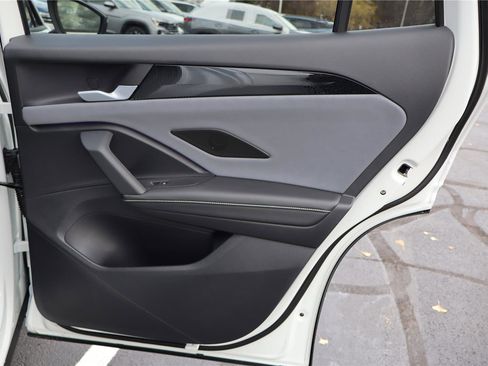 New 2026 Volkswagen Tiguan SE R-Line image 30