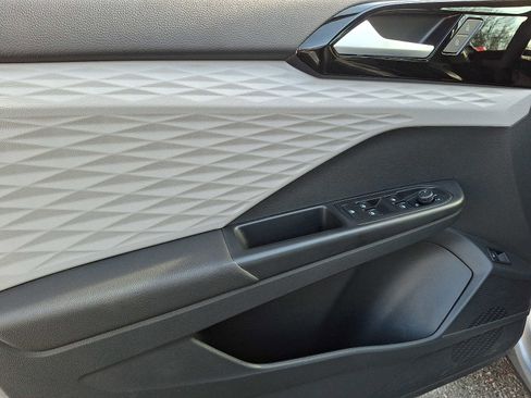 Certified 2023 Volkswagen Taos S image 9