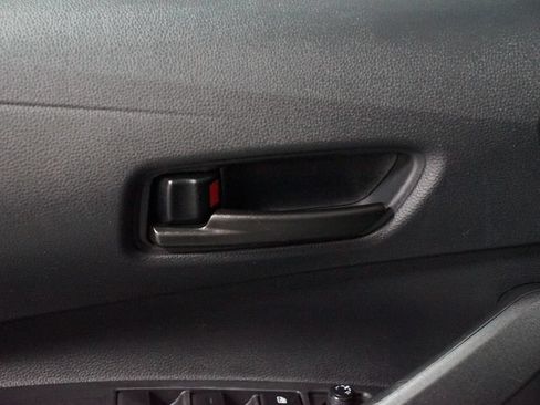 Used 2025 Toyota Corolla LE FWD image 29