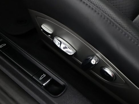 Used 2018 Porsche 911 Turbo image 21