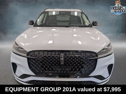 Used 2025 Lincoln Aviator Reserve w/ Equipment Group 201A AWD/4WD image 2