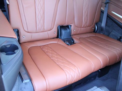 New 2026 BMW X7 M60i image 28