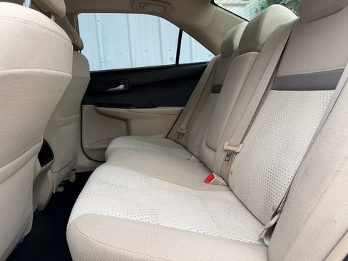 Used 2013 Toyota Camry LE FWD image 17