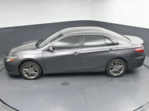 Used 2017 Toyota Camry SE FWD image 39