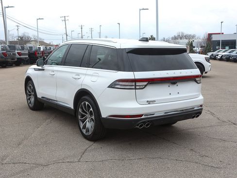 New 2026 Lincoln Aviator AWD image 4