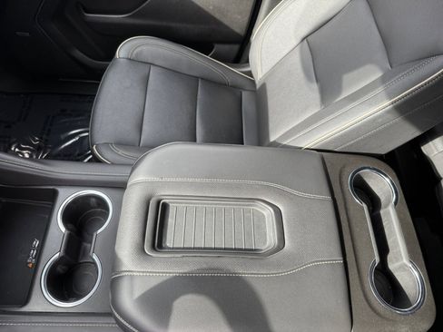 Used 2023 GMC Yukon SLT image 14