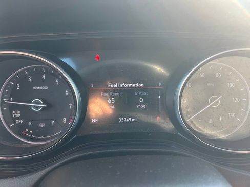 Used 2021 Buick Encore GX Preferred w/ Sport Touring Package FWD image 8
