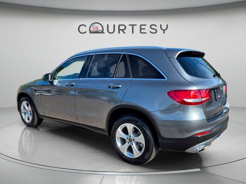 Used 2017 Mercedes-Benz GLC 300 image 3