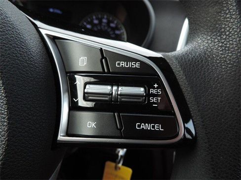 Used 2020 Kia Optima LX image 23