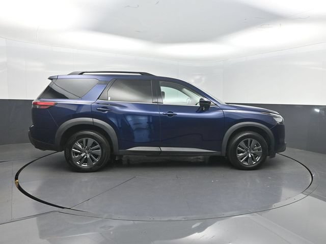 Used 2024 Nissan Pathfinder SV FWD image 32