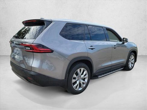 Used 2025 Toyota Grand Highlander FWD image 5
