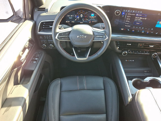 Used 2026 Chevrolet Suburban RST AWD/4WD image 3