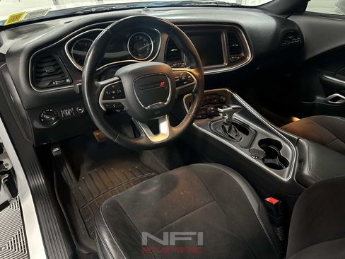 Used 2016 Dodge Challenger R/T RWD image 23