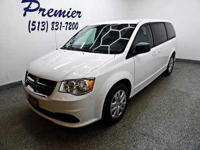 Used 2018 Dodge Grand Caravan SE w/ UConnect Hands-Free Group