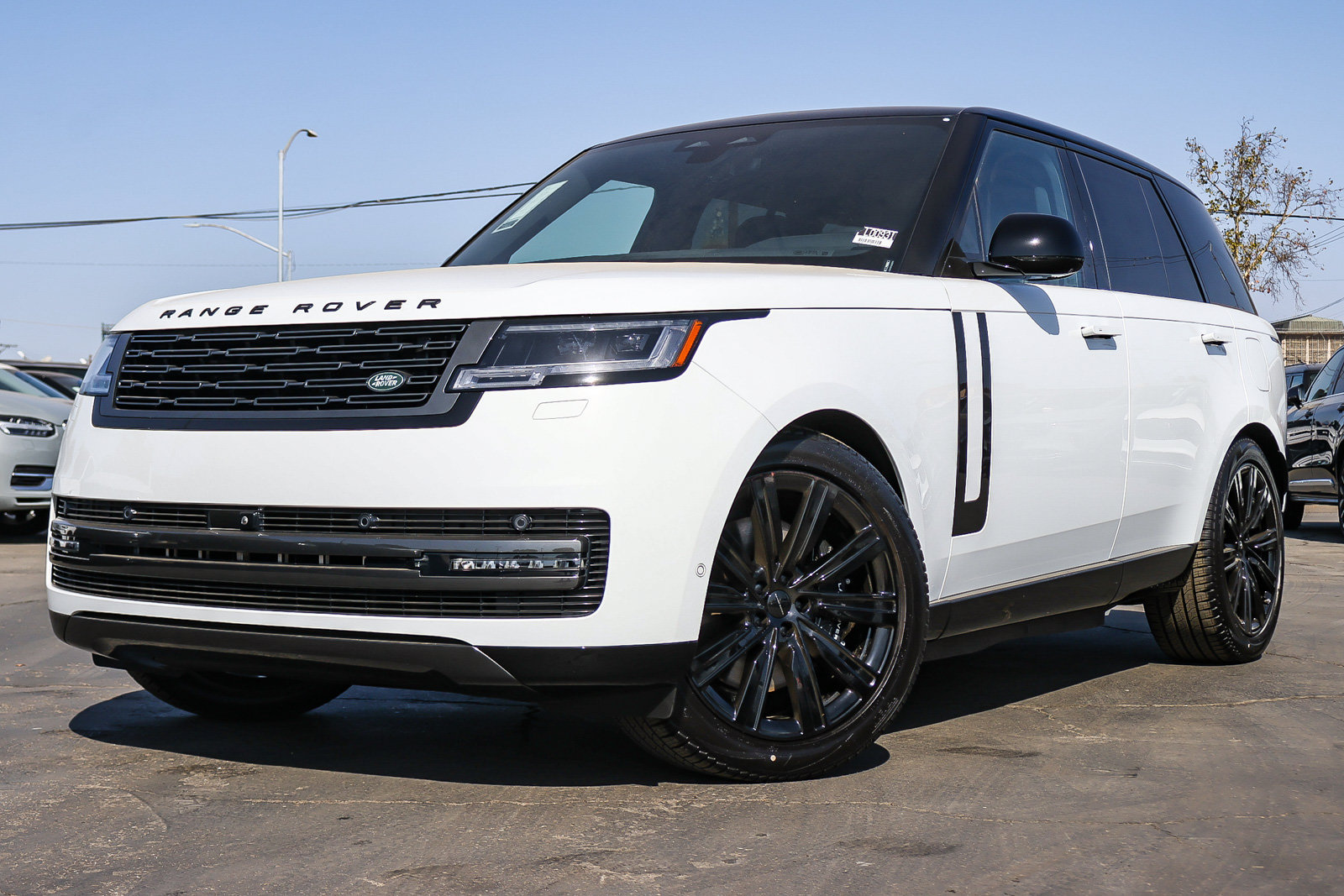 New 2026 Land Rover Range Rover SE AWD/4WD image 1