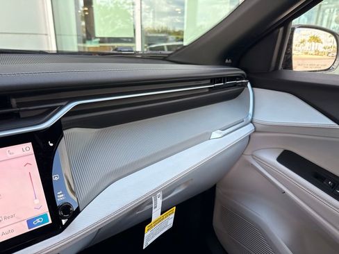 New 2026 Jeep Cherokee Limited image 26