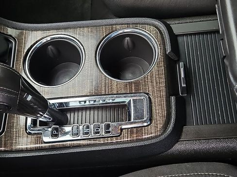 Used 2015 GMC Acadia SLT FWD image 24