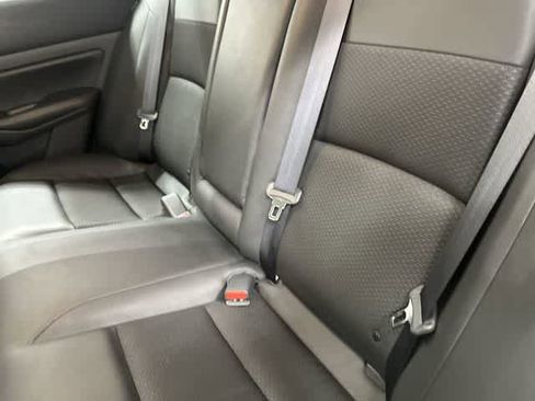 Used 2022 Nissan Altima 2.0 SR FWD image 11