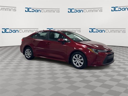Used 2023 Toyota Corolla LE image 2