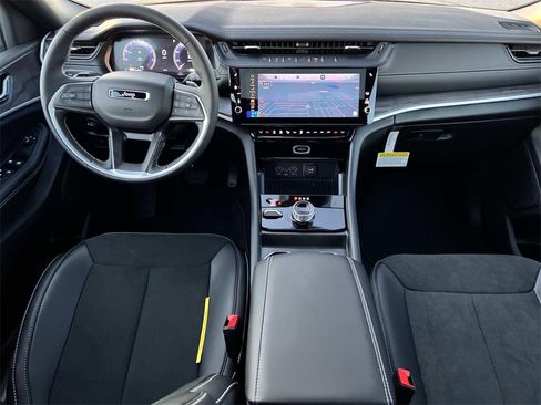 New 2026 Jeep Grand Cherokee Laredo image 10