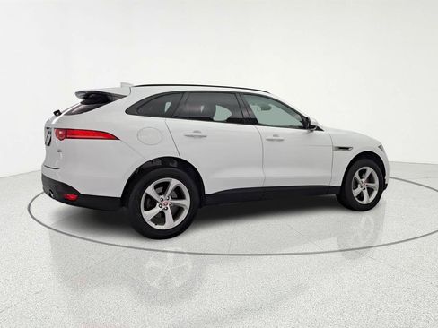 Used 2018 Jaguar F-PACE Premium image 8