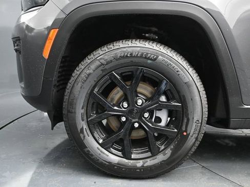 New 2026 Jeep Grand Cherokee Altitude AWD/4WD image 17
